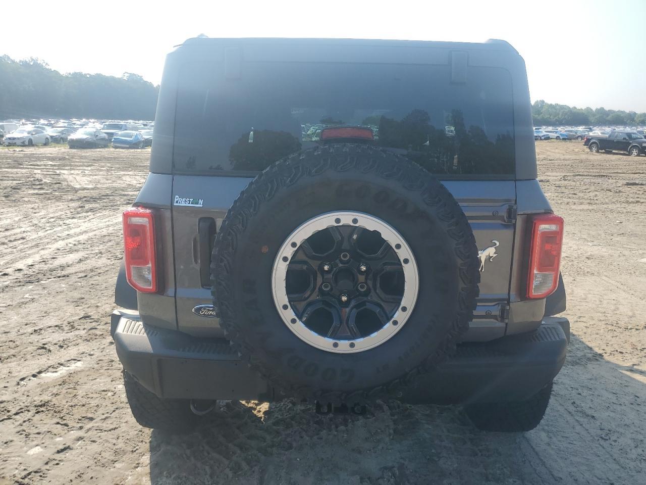 2024 Ford Bronco Black Diamond - Image 6
