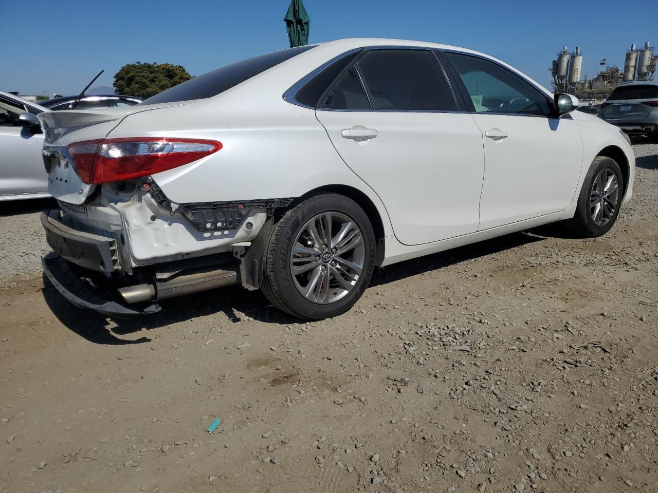 2017 Toyota Camry Le - Image 3