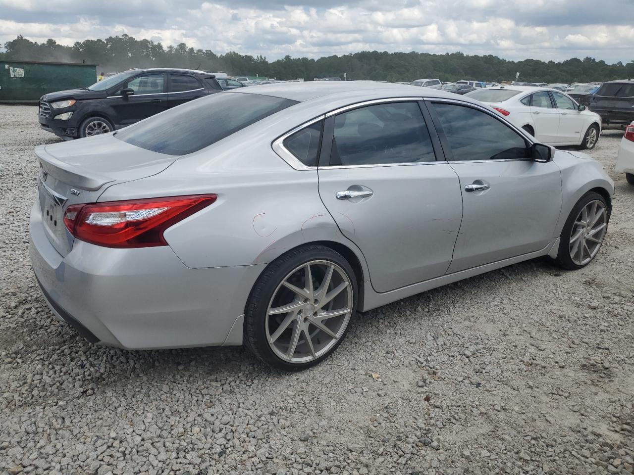 2016 Nissan Altima 2.5 - Image 3