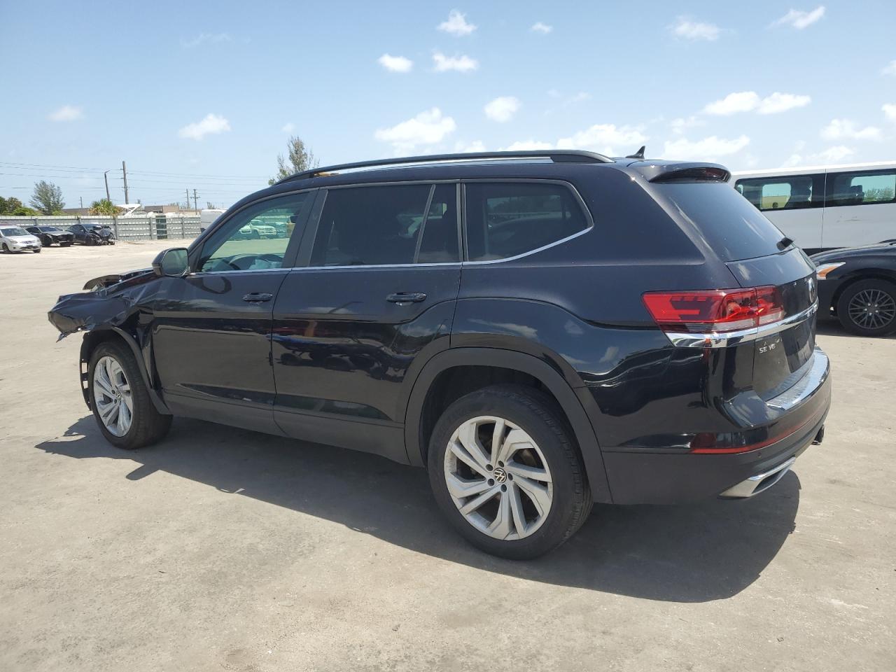 2023 Volkswagen Atlas Se - Фото 2