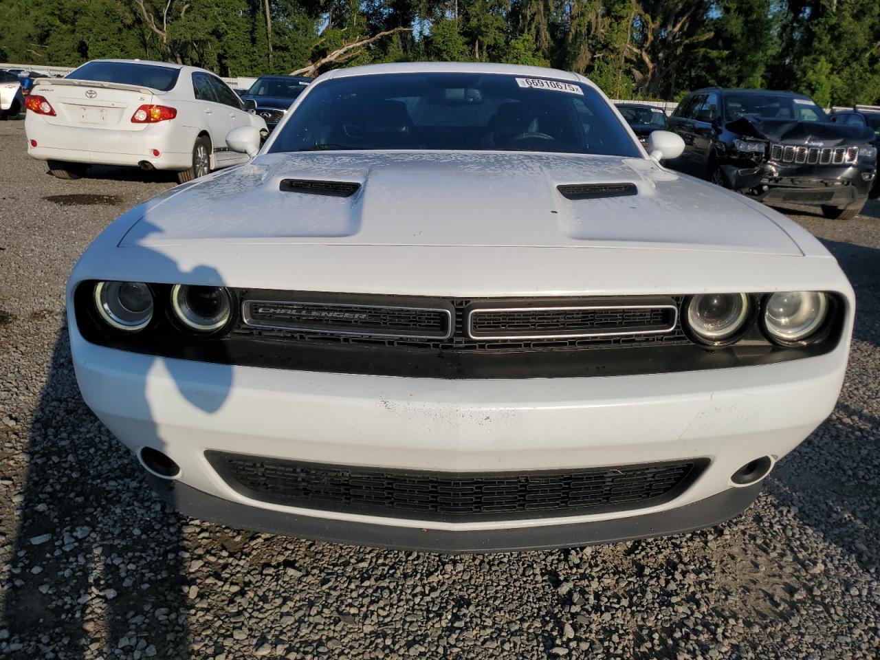 2015 Dodge Challenger Sxt - Image 5