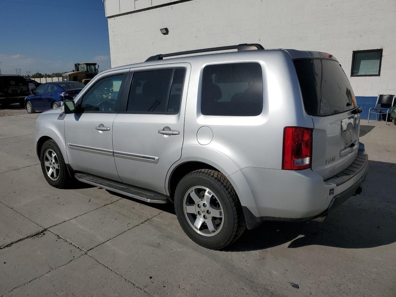 2009 Honda Pilot Touring - Image 2