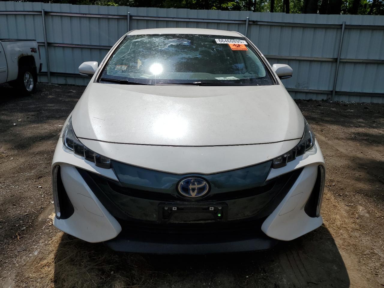 2020 Toyota Prius Prime Le - Image 5