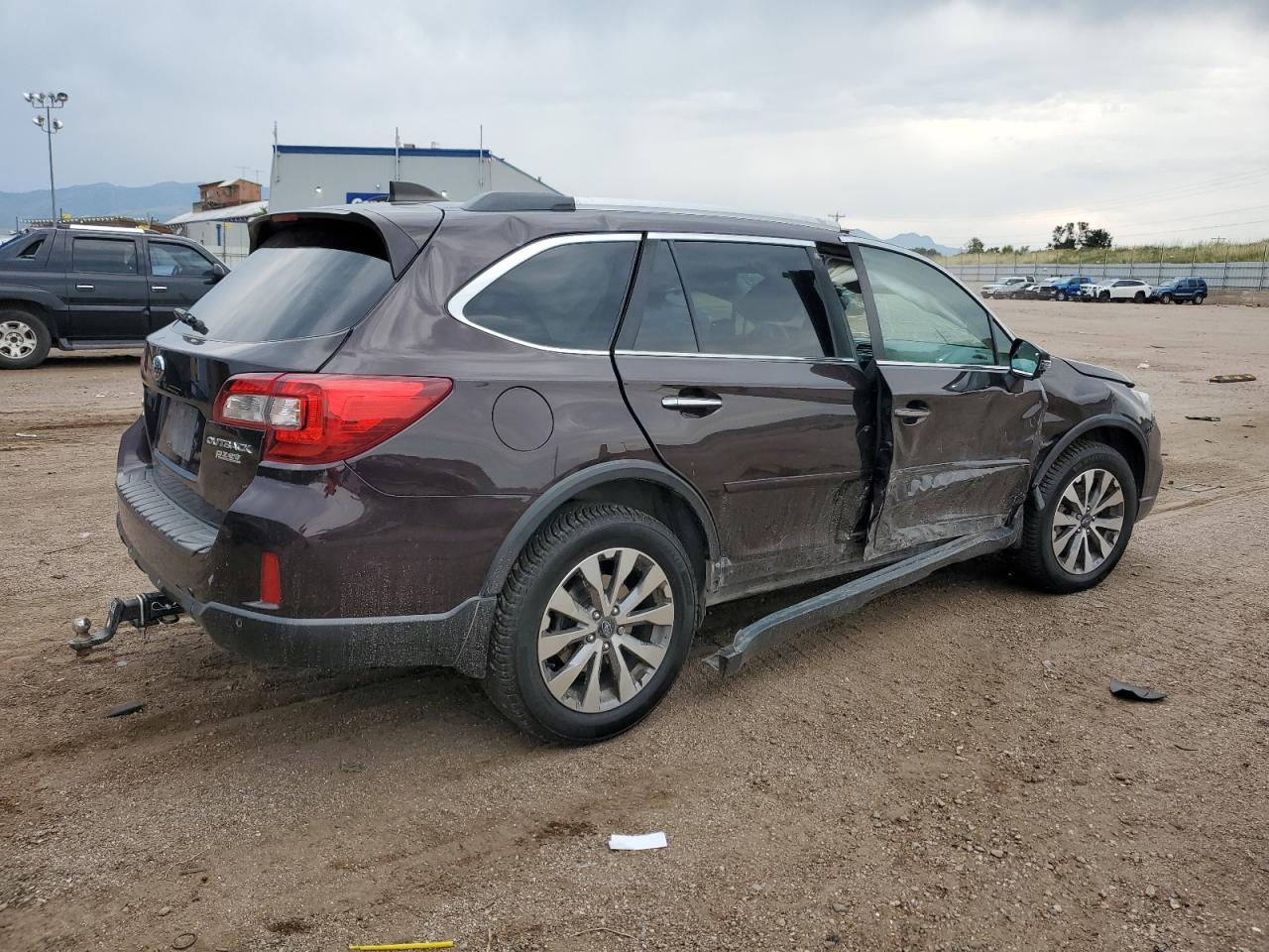 2017 Subaru Outback Touring - Image 3
