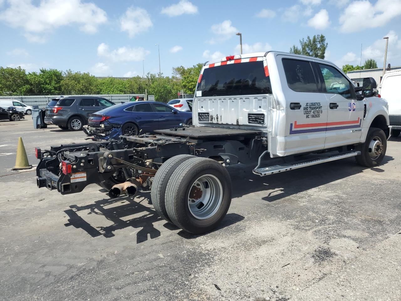 2019 Ford F350 Super Duty - Image 3