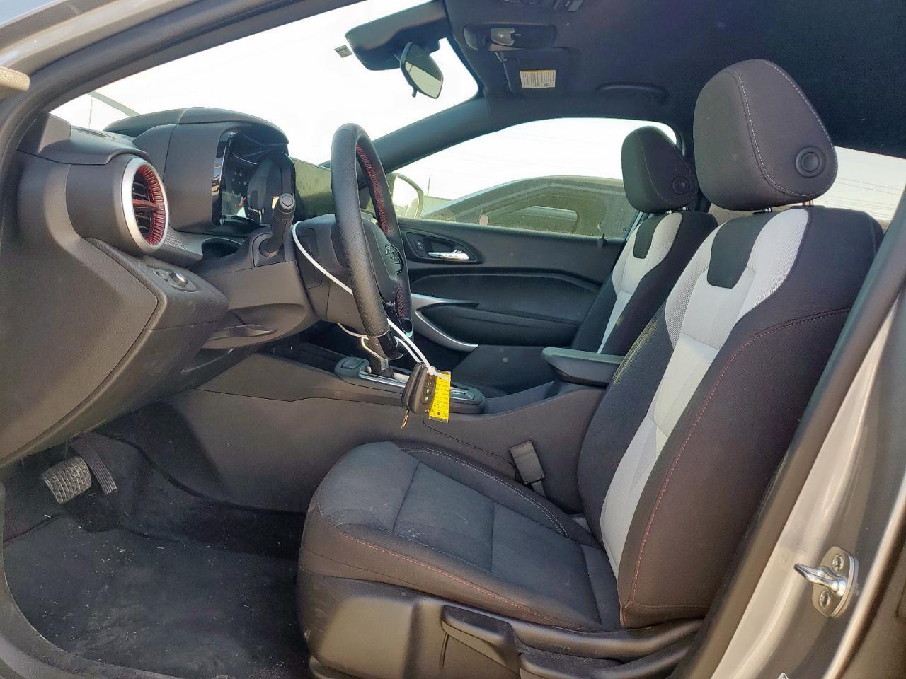 2025 Chevrolet Trax 1Rs - Image 7
