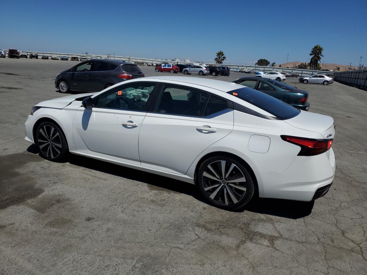 2019 Nissan Altima Sr - Фото 2