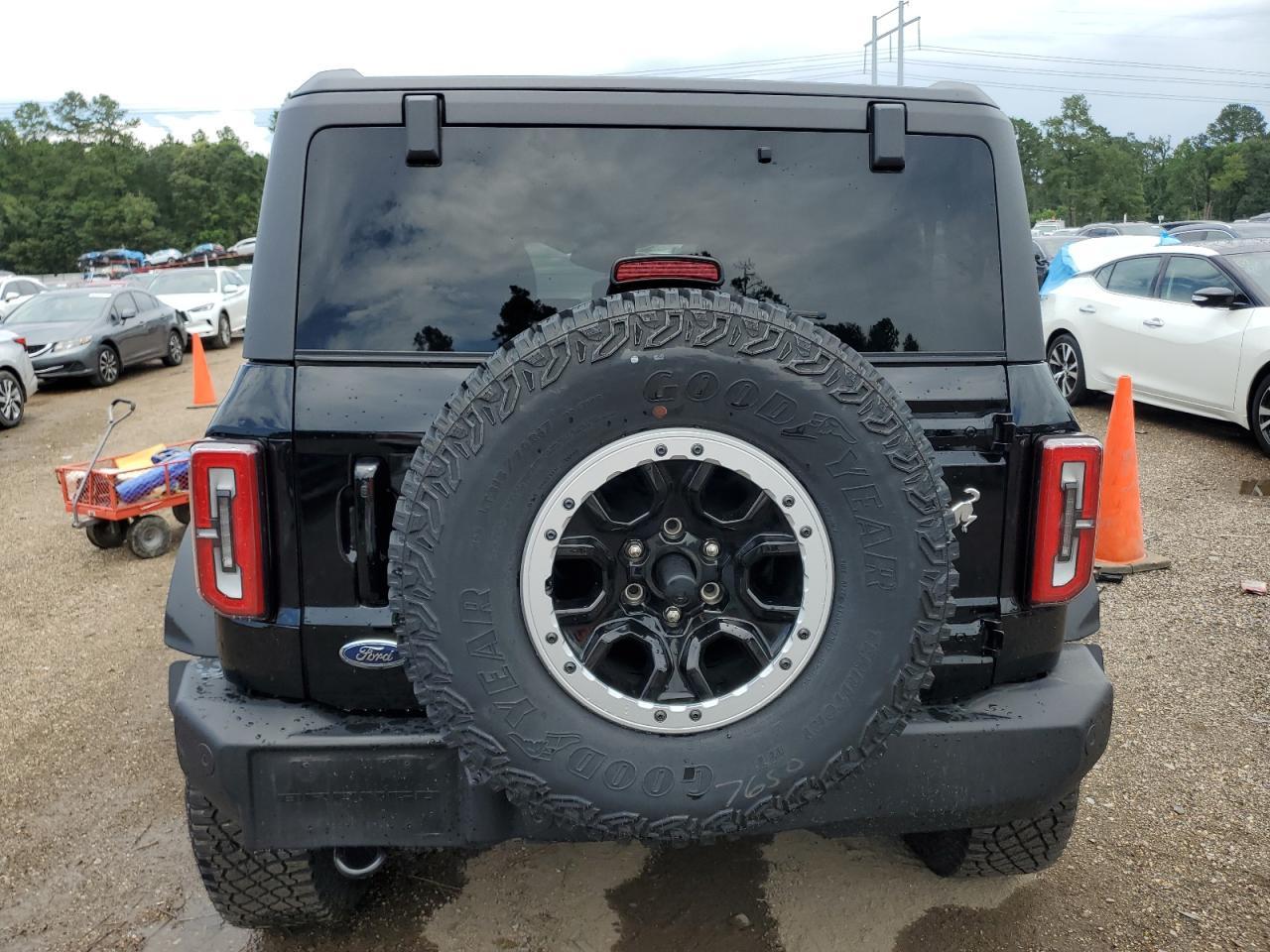 2024 Ford Bronco Outer Banks - Фото 6