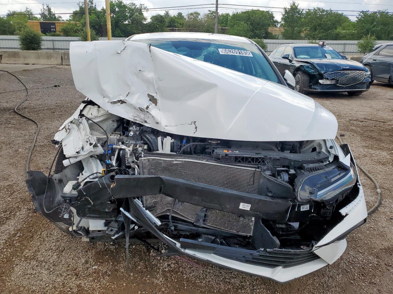 2025 Hyundai Elantra Sel - Image 5