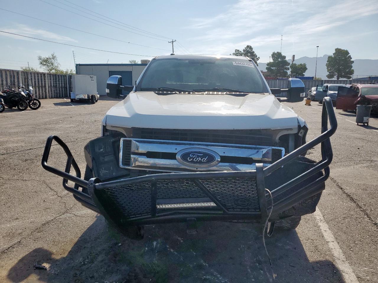2018 Ford F250 Super Duty - Image 5