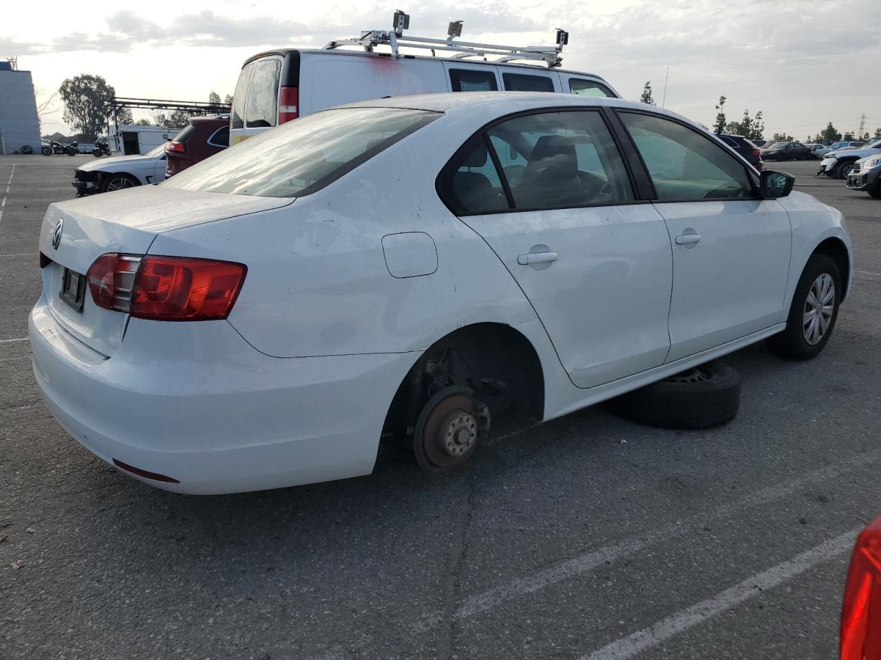 2014 Volkswagen Jetta Base - Фото 3