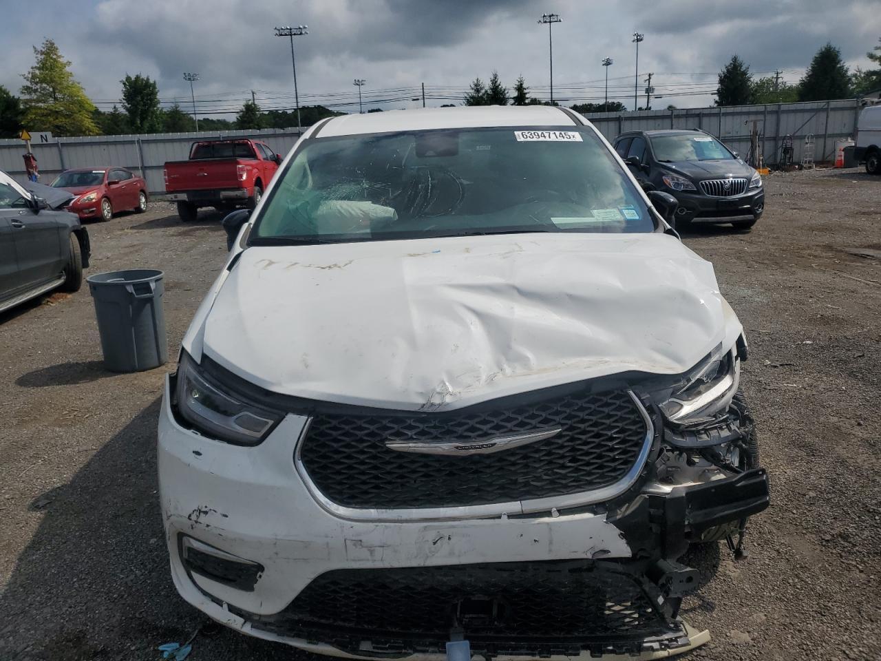 2024 Chrysler Pacifica Hybrid Select - Image 5