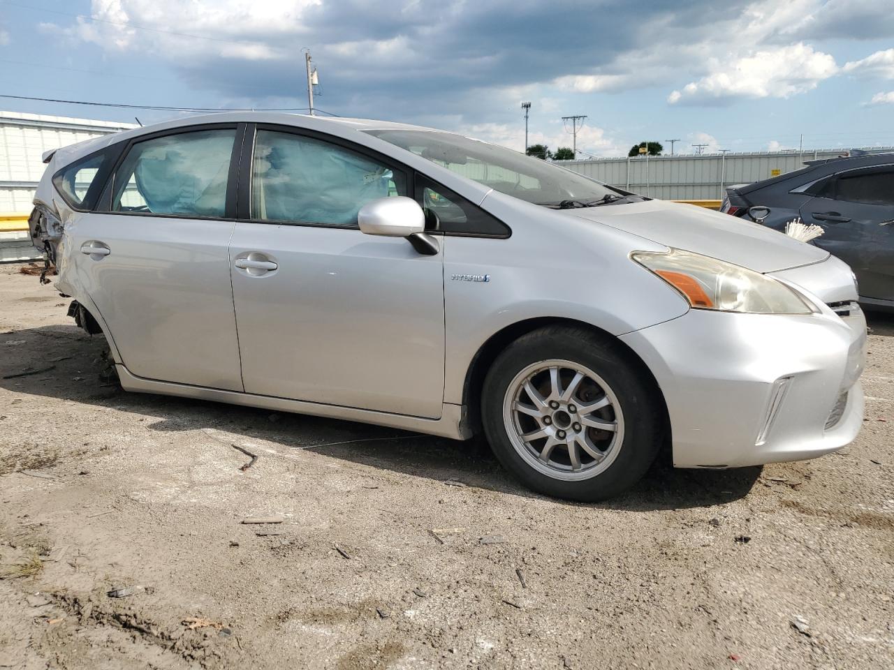2012 Toyota Prius V - Image 4