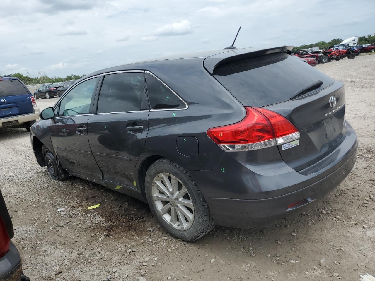 2011 Toyota Venza - Image 2