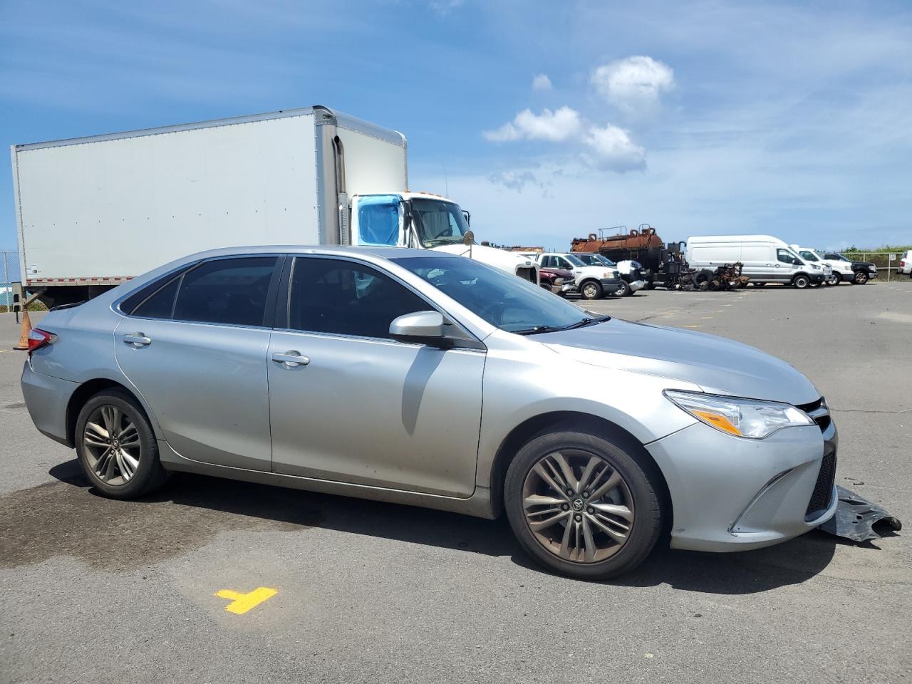2016 Toyota Camry Le - Фото 4