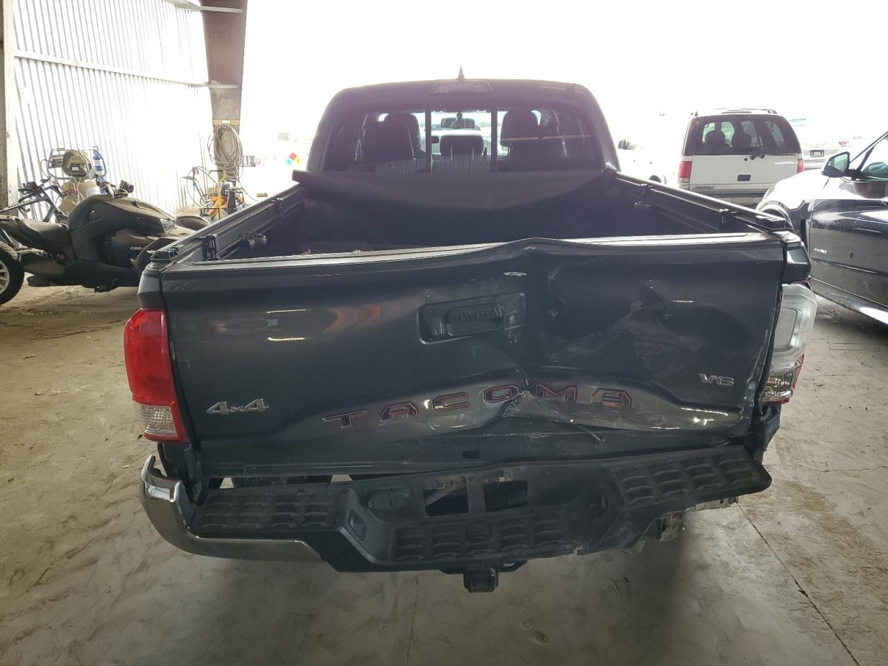 2017 Toyota Tacoma Double Cab - Фото 6