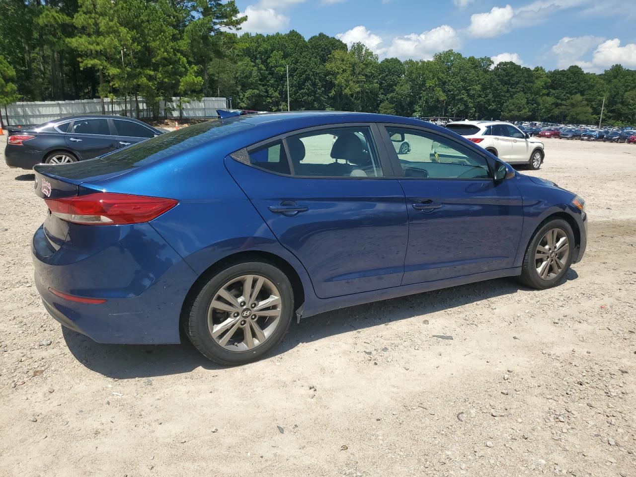 2018 Hyundai Elantra - Image 3