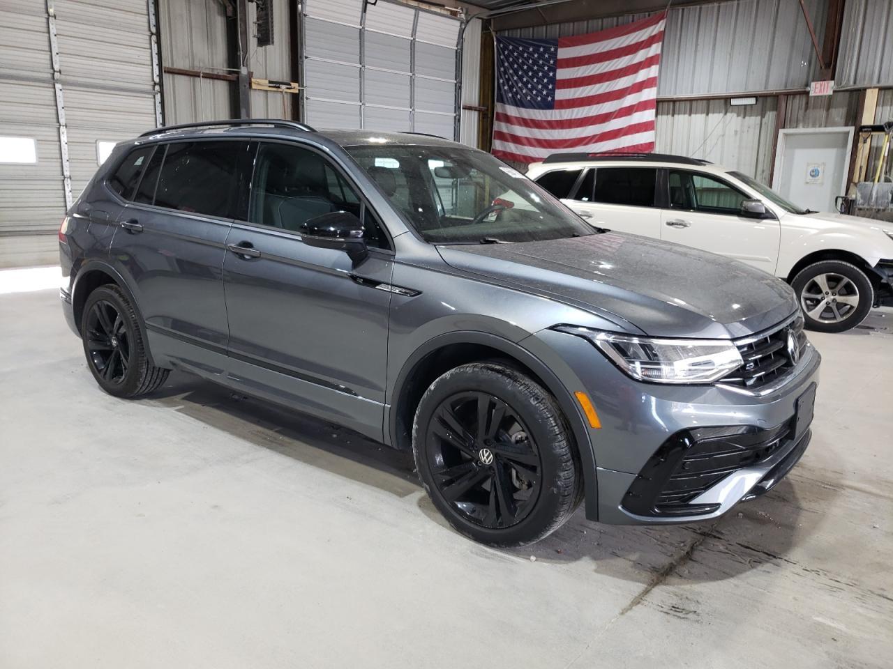 2023 Volkswagen Tiguan Se R-Line Black - Фото 4
