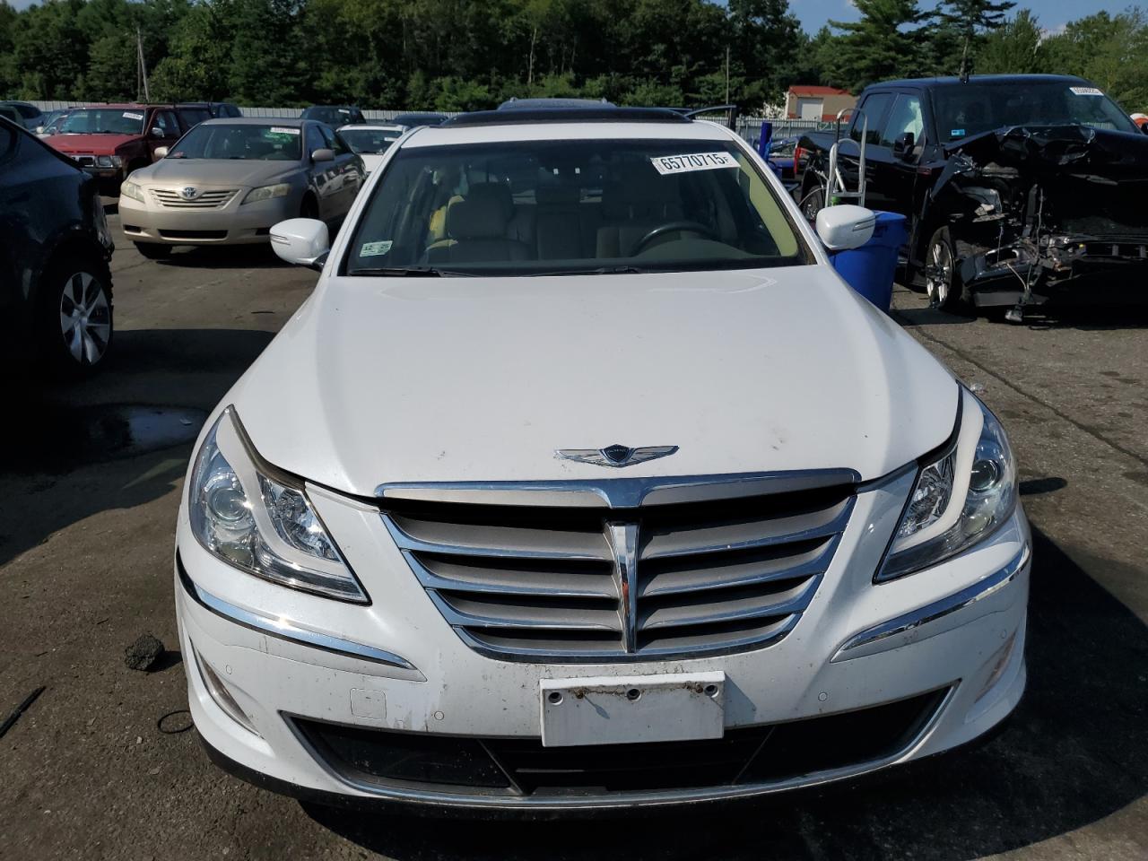 2013 Hyundai Genesis 3.8L - Фото 5