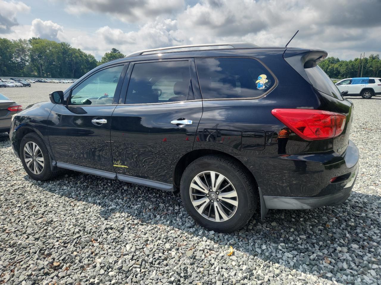 2017 Nissan Pathfinder S - Image 2