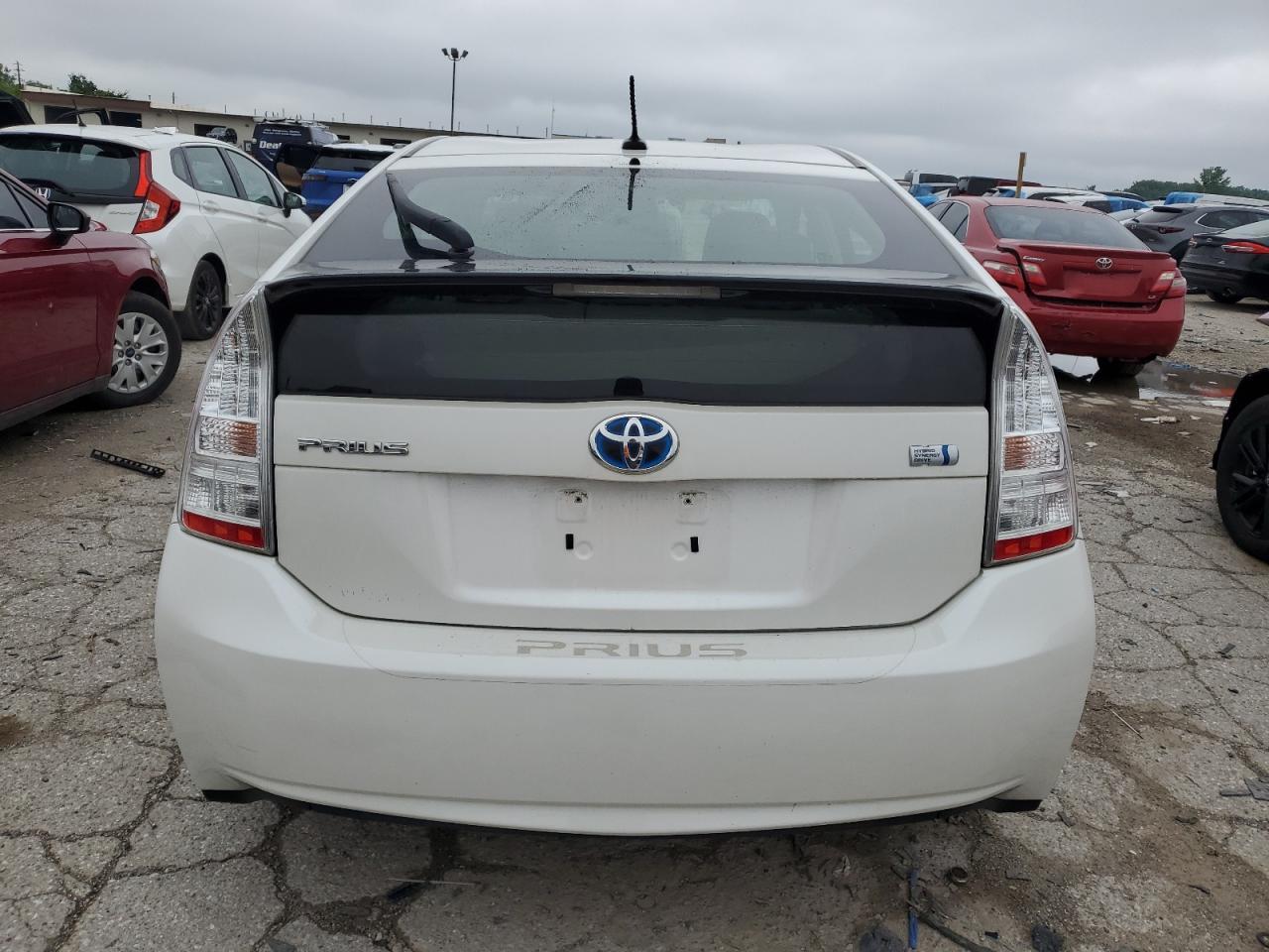 2011 Toyota Prius - Фото 6