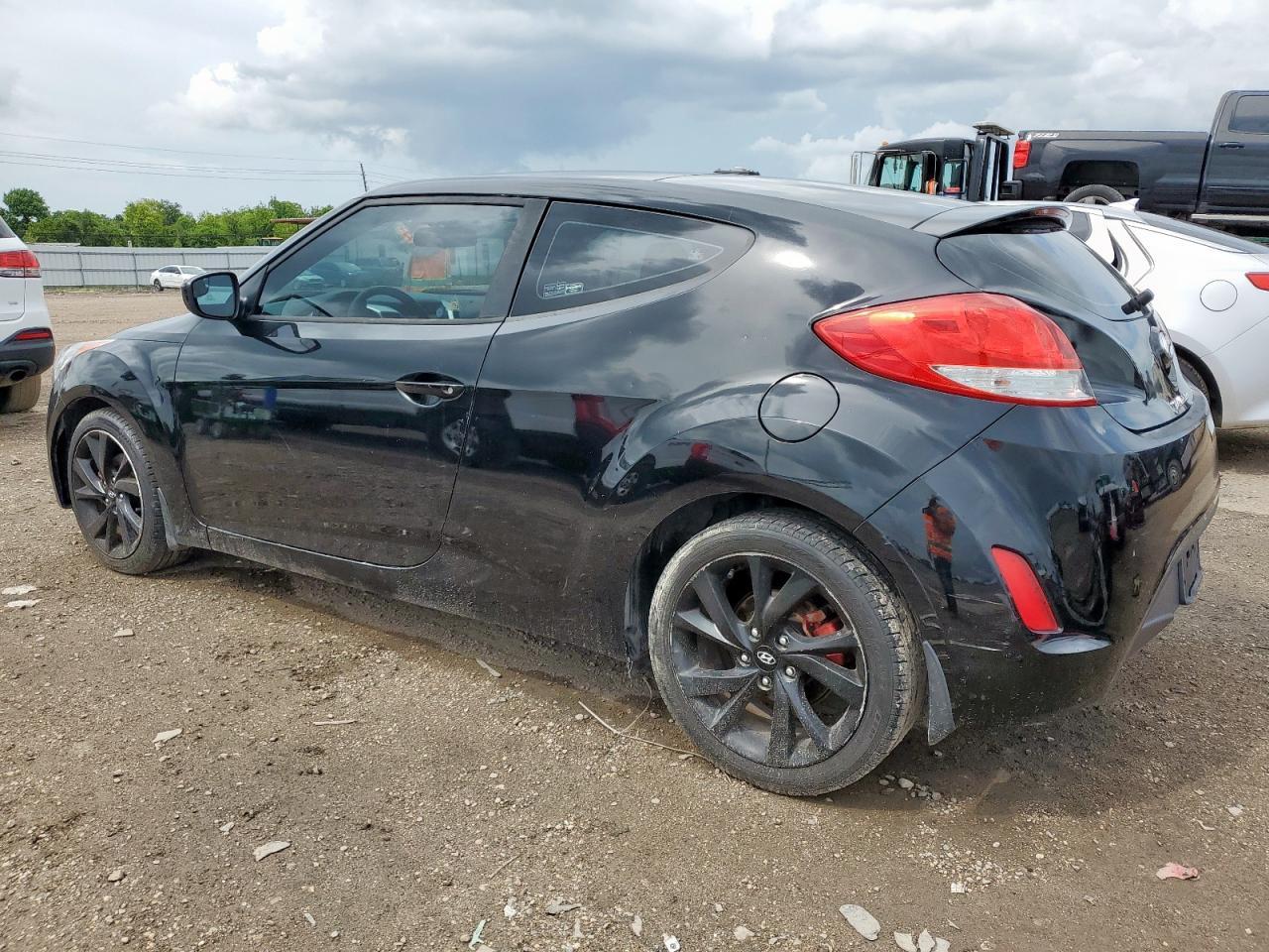 2016 Hyundai Veloster - Фото 2