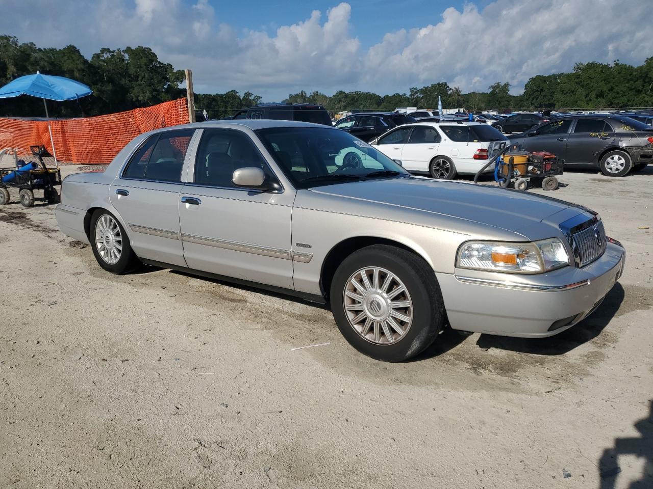 2010 Mercury Grand Marquis Ls - Фото 4