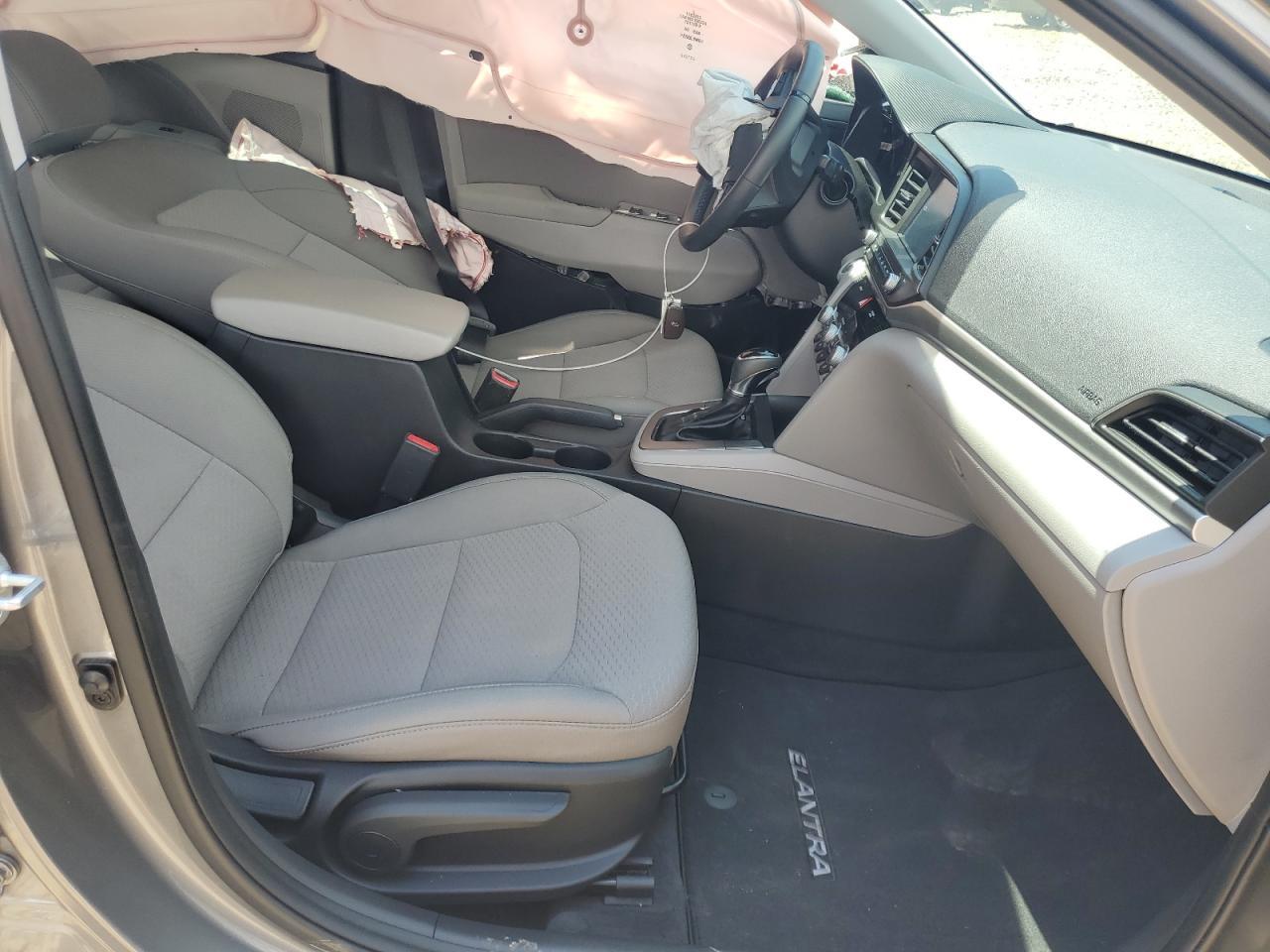 2019 Hyundai Elantra Sel - Фото 7