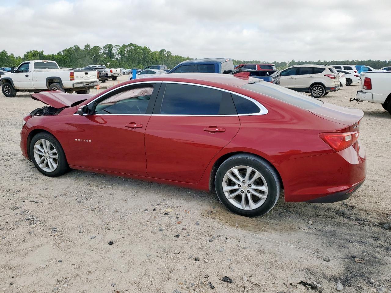 2017 Chevrolet Malibu Lt - Image 2