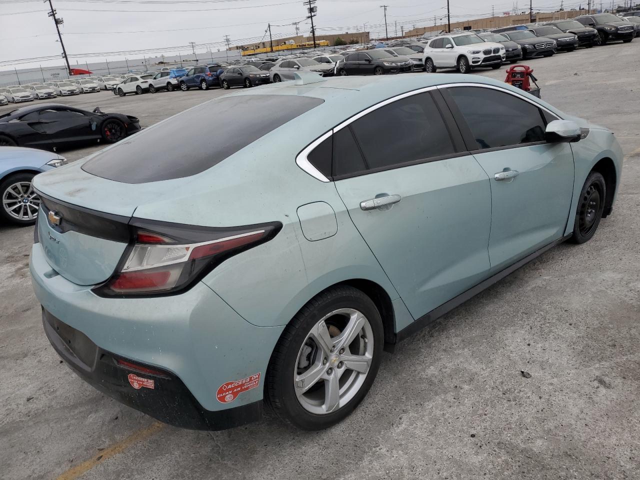 2018 Chevrolet Volt Lt - Image 3
