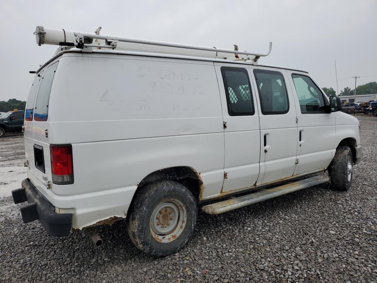 2014 Ford Econoline E250 Van - Image 3