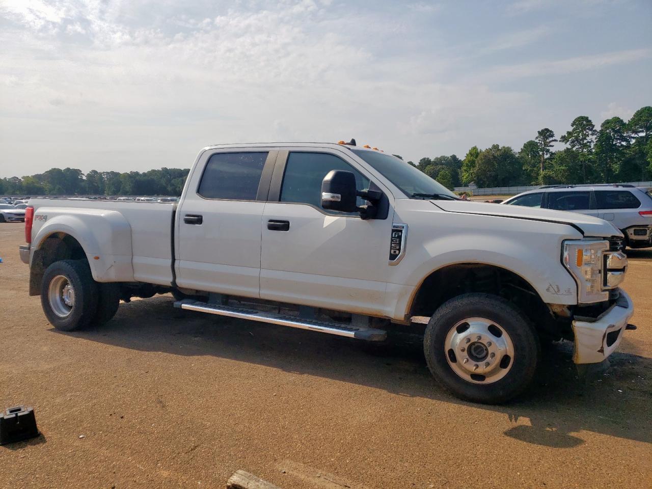 2019 Ford F350 Super Duty - Фото 4