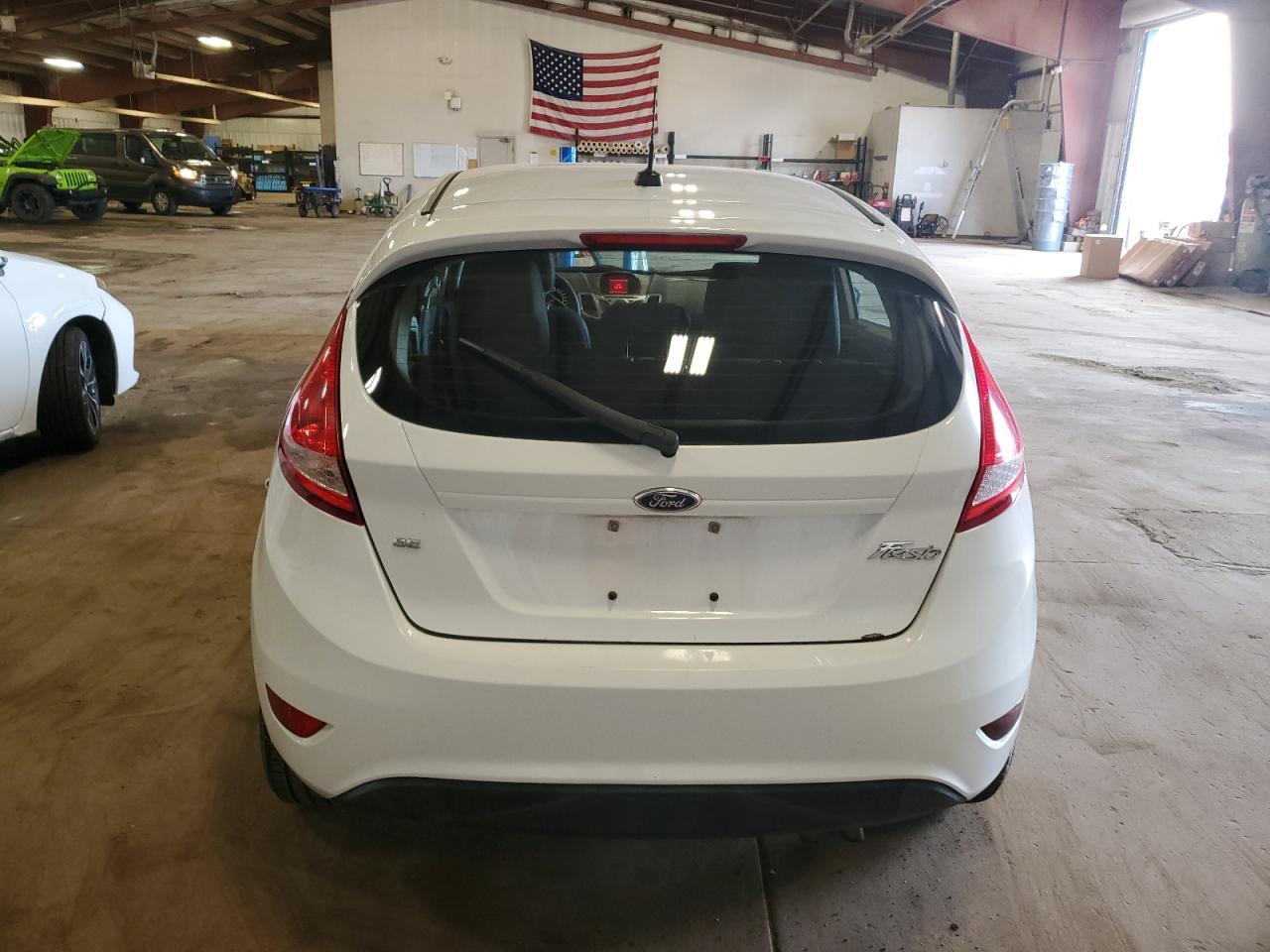 2012 Ford Fiesta Se - Фото 6