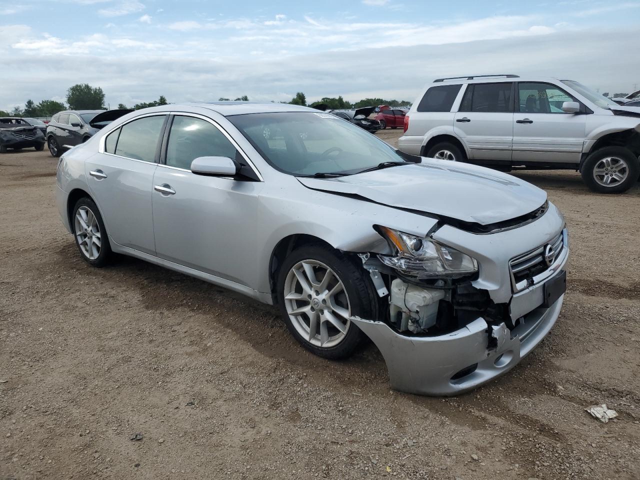 2013 Nissan Maxima S - Image 4