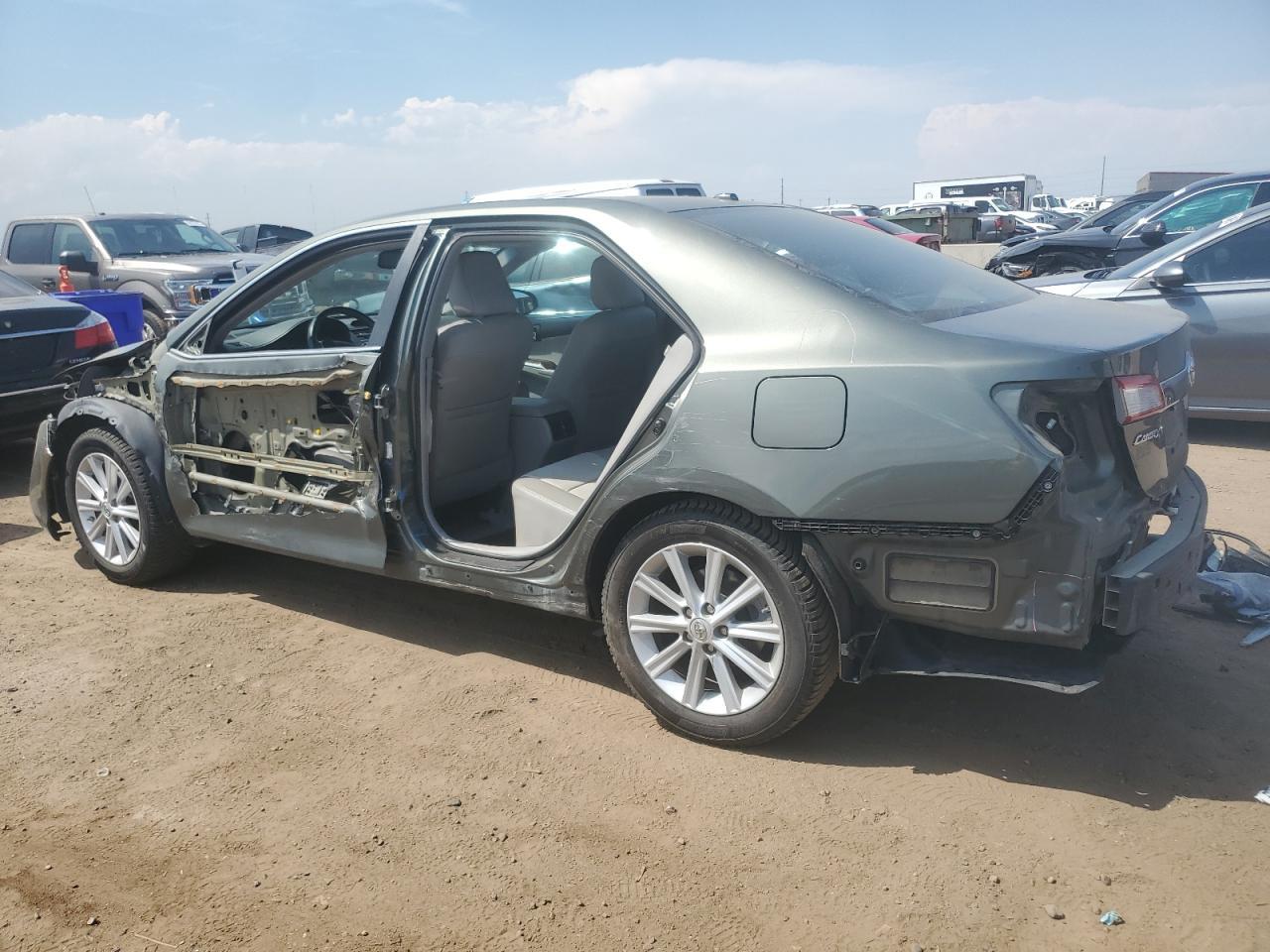 2012 Toyota Camry Base - Фото 2