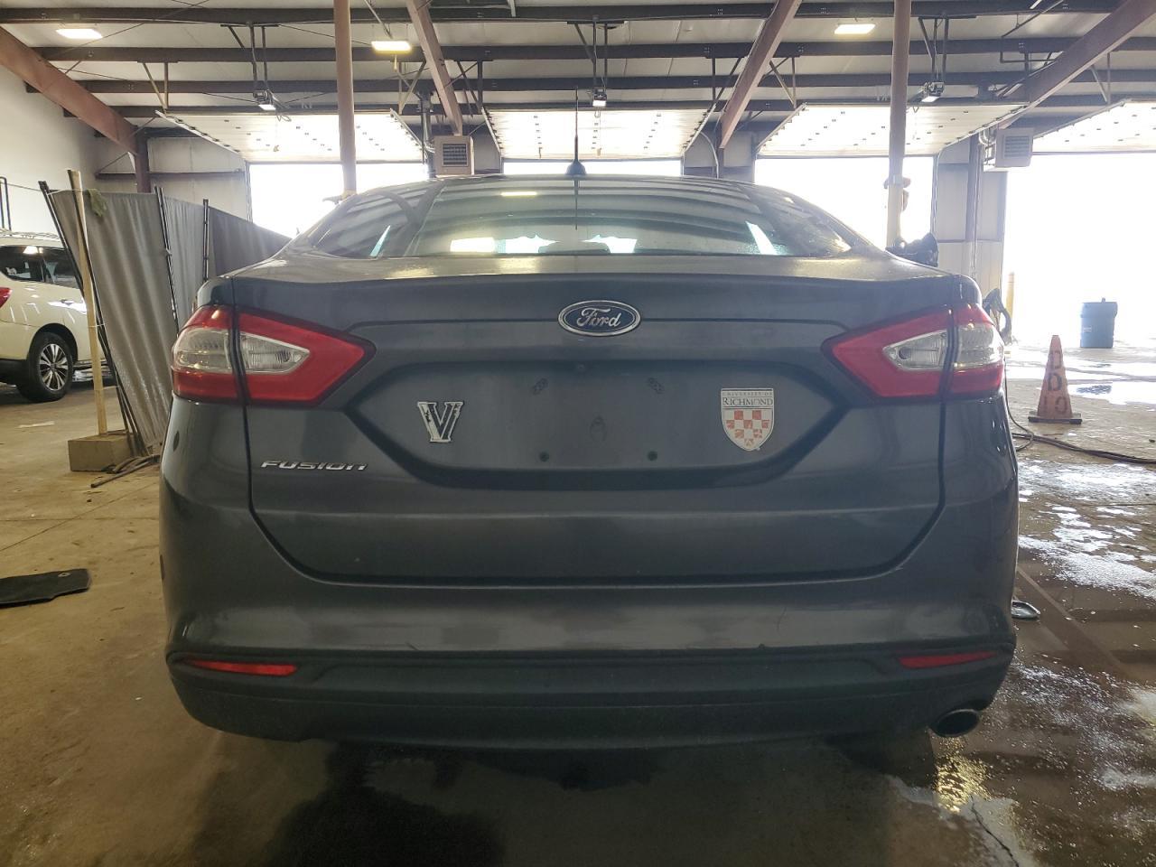 2016 Ford Fusion S - Фото 6