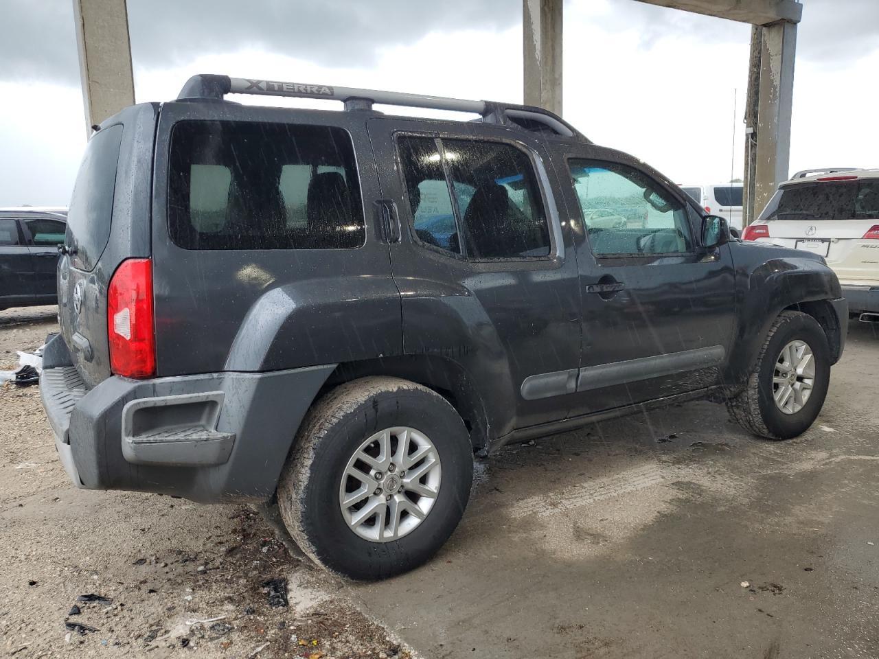 2014 Nissan Xterra X - Image 3