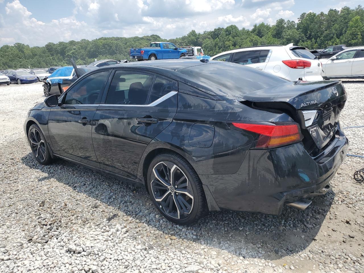 2025 Nissan Altima Sr - Image 2
