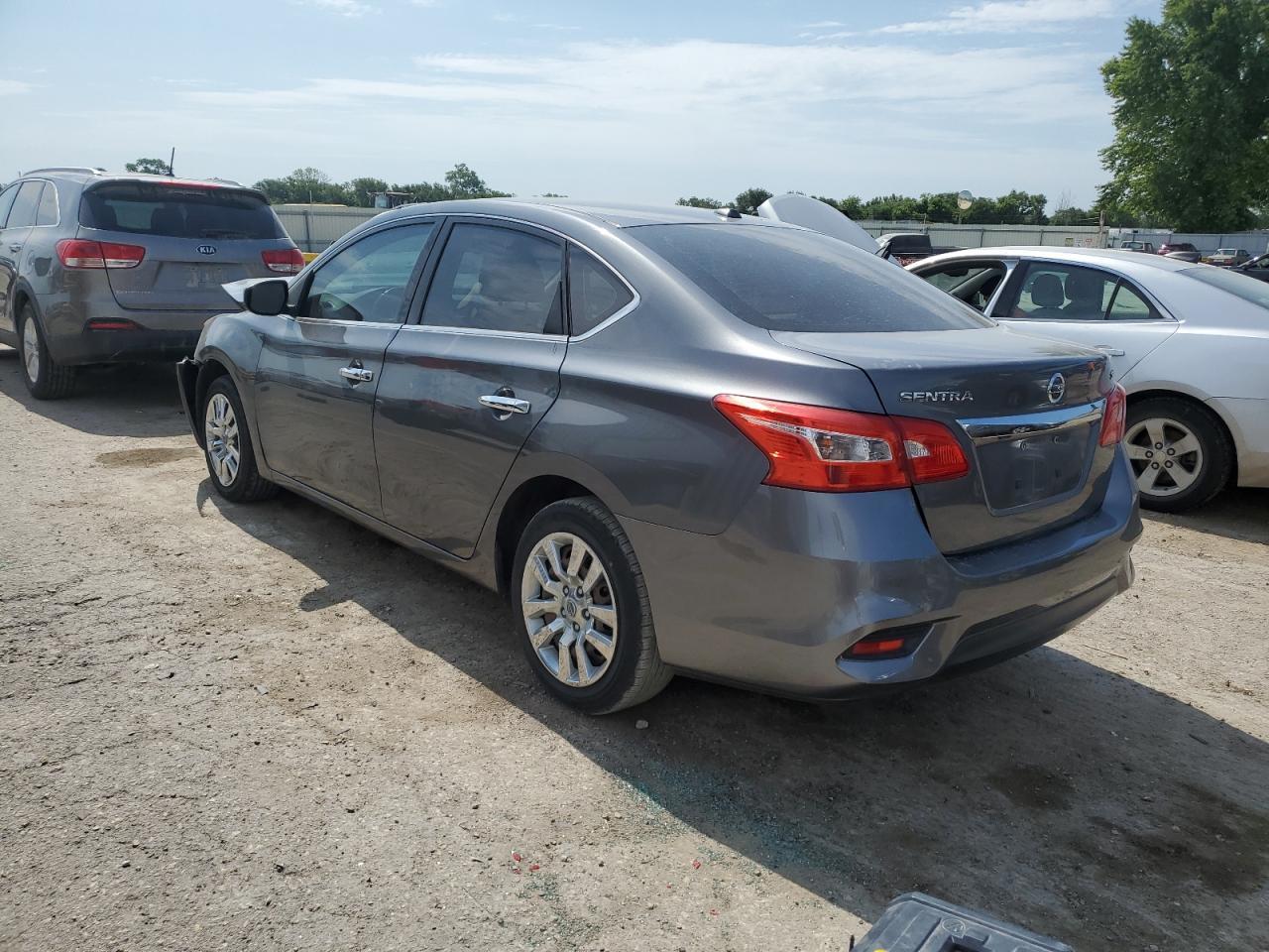 2017 Nissan Sentra S - Фото 2