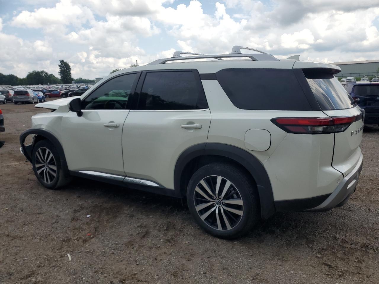2024 Nissan Pathfinder Platinum - Фото 2