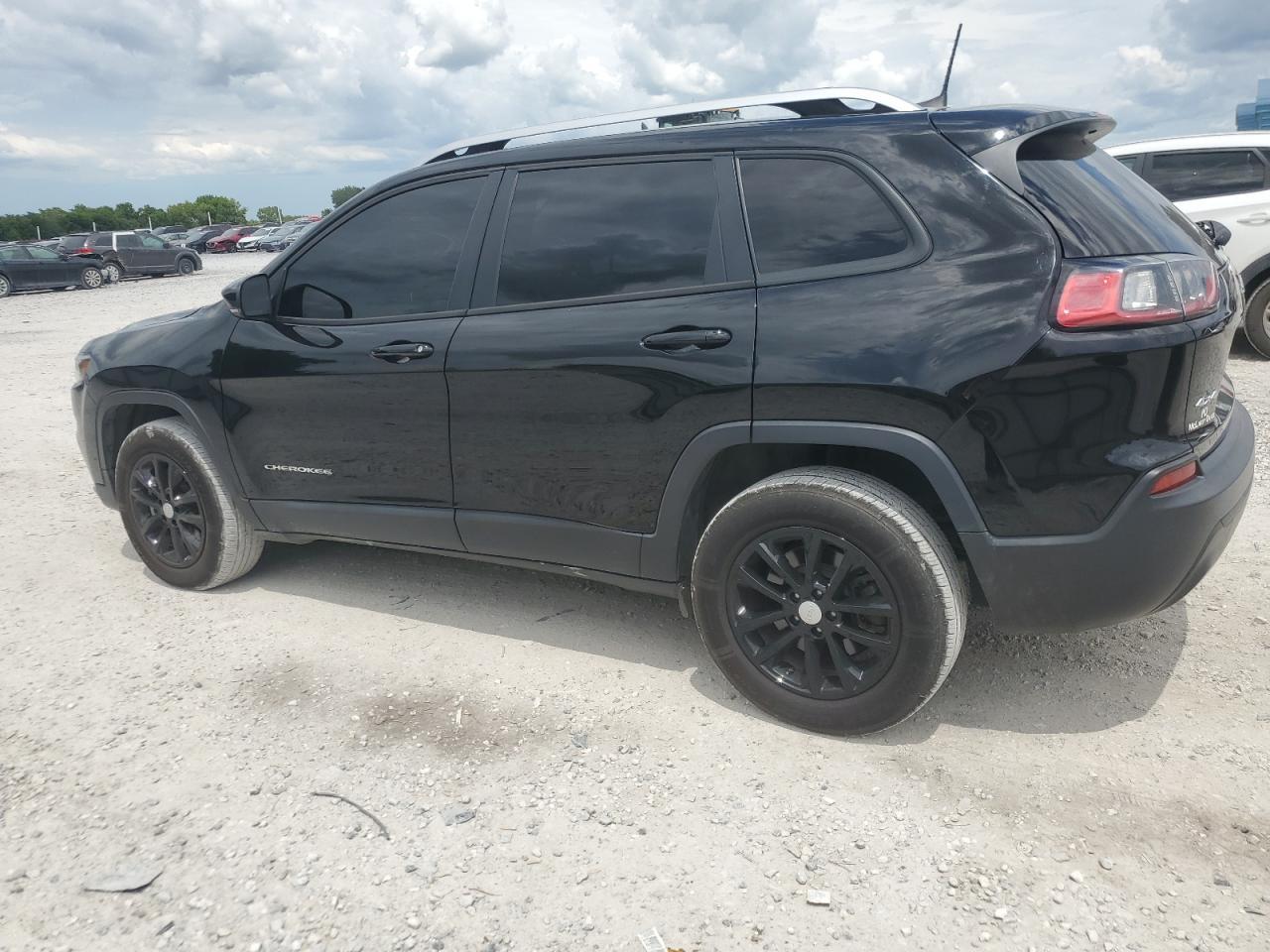 2021 Jeep Cherokee Latitude - Фото 2