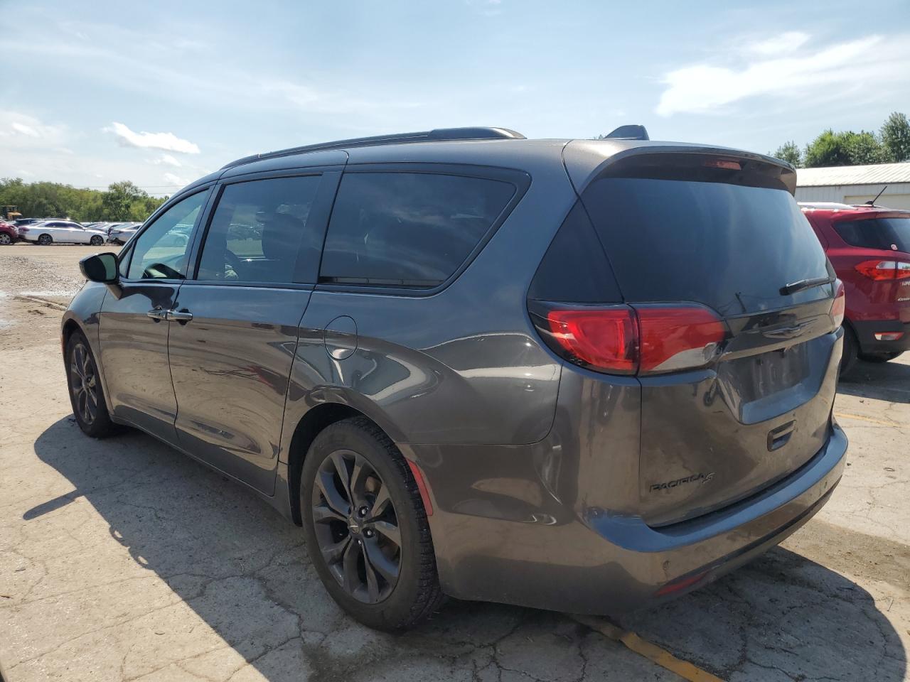 2018 Chrysler Pacifica Touring L - Фото 2