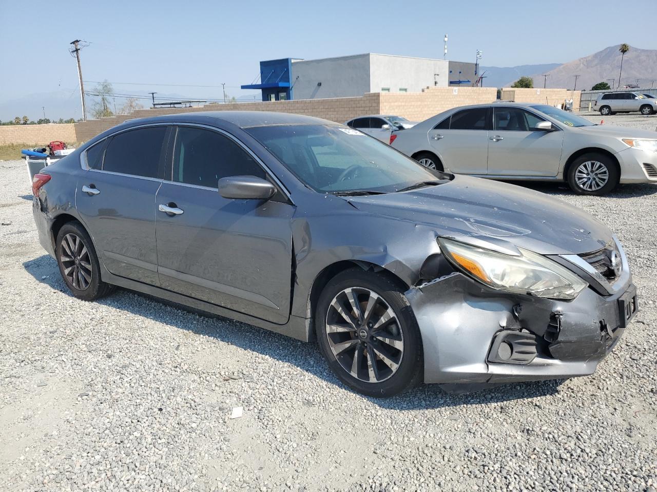 2016 Nissan Altima 2.5 - Image 4