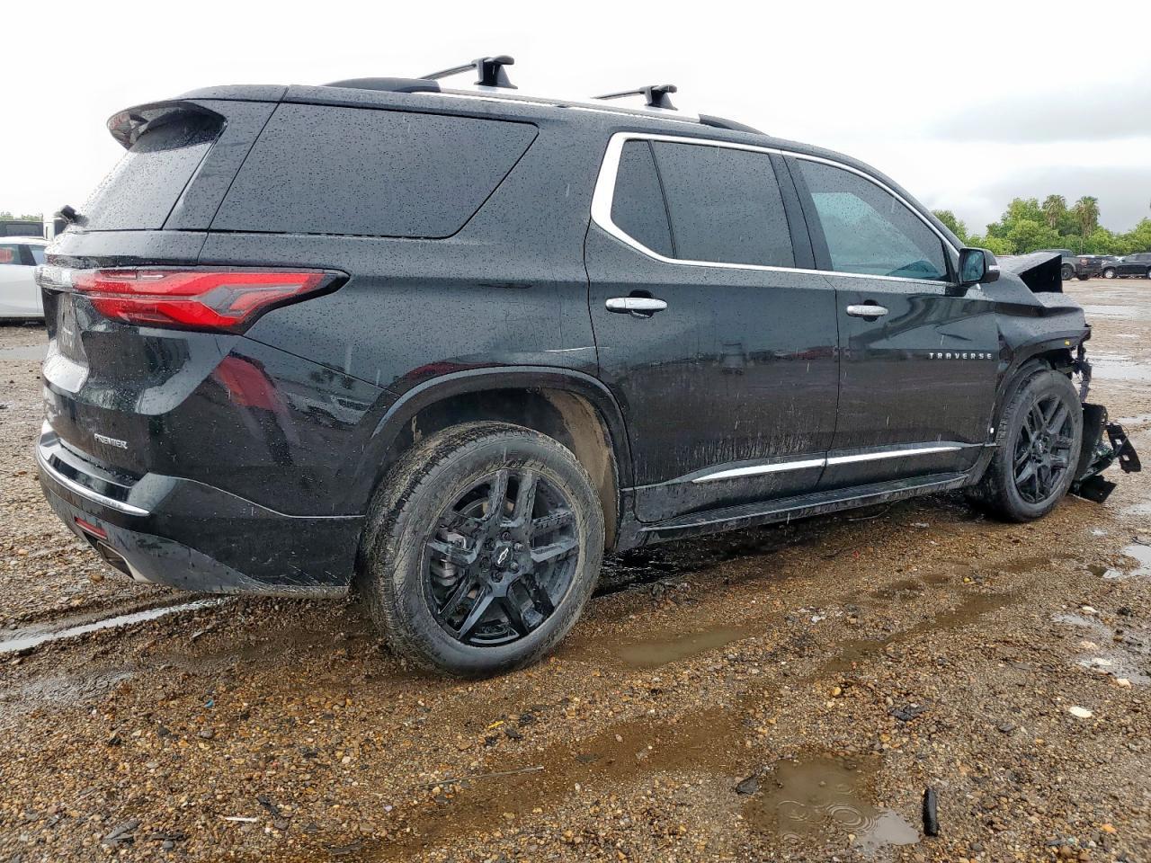 2023 Chevrolet Traverse Premier - Image 3
