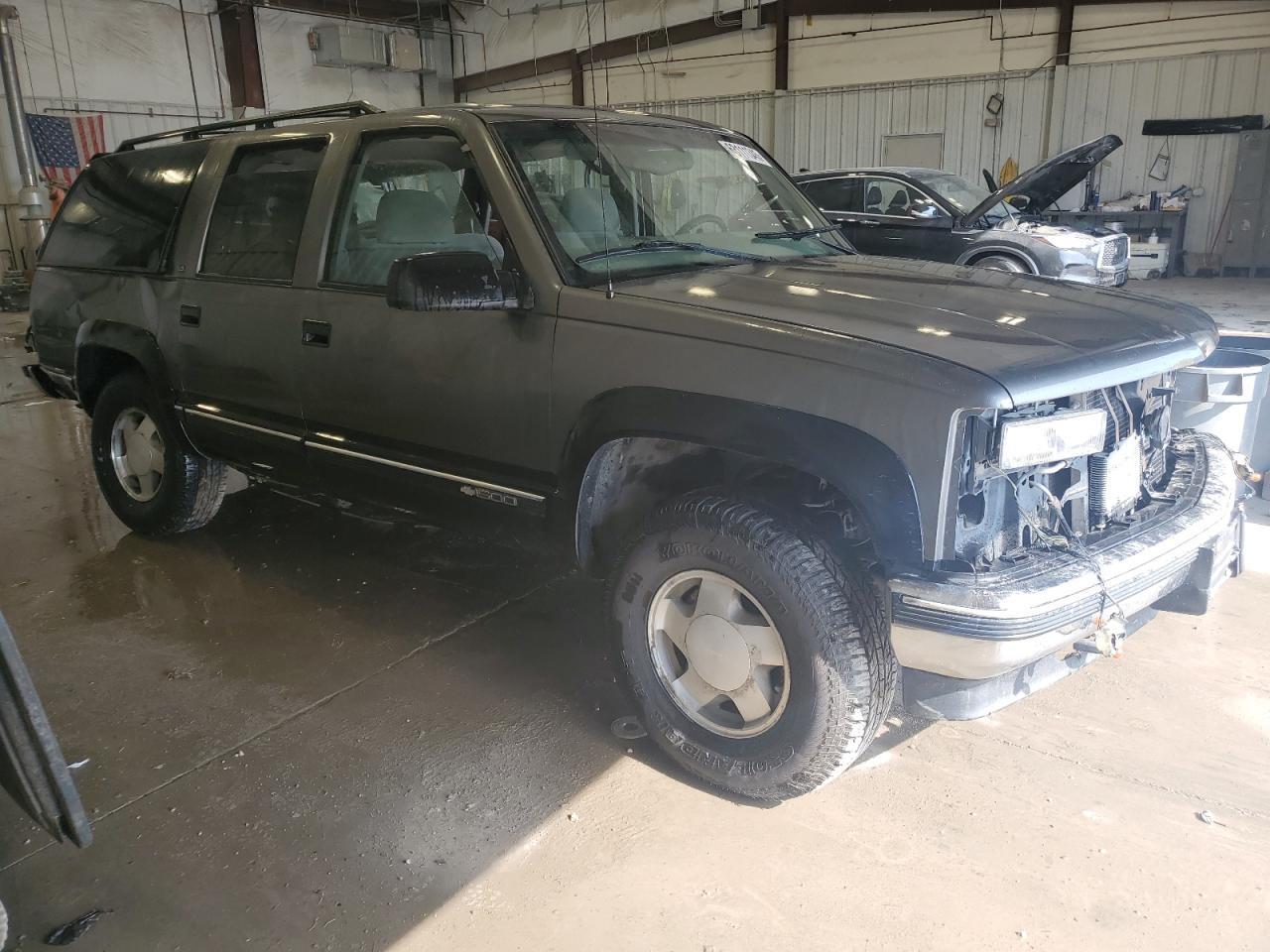 1999 Chevrolet Suburban K1500 - Image 4