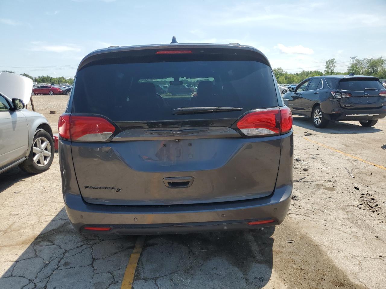 2018 Chrysler Pacifica Touring L - Фото 6