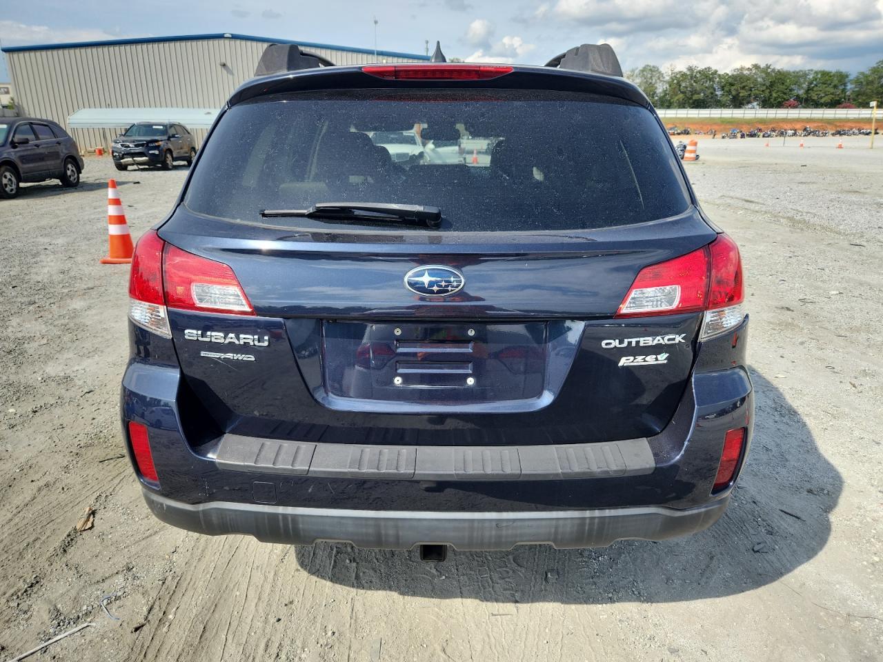 2013 Subaru Outback 2.5I Limited - Image 6