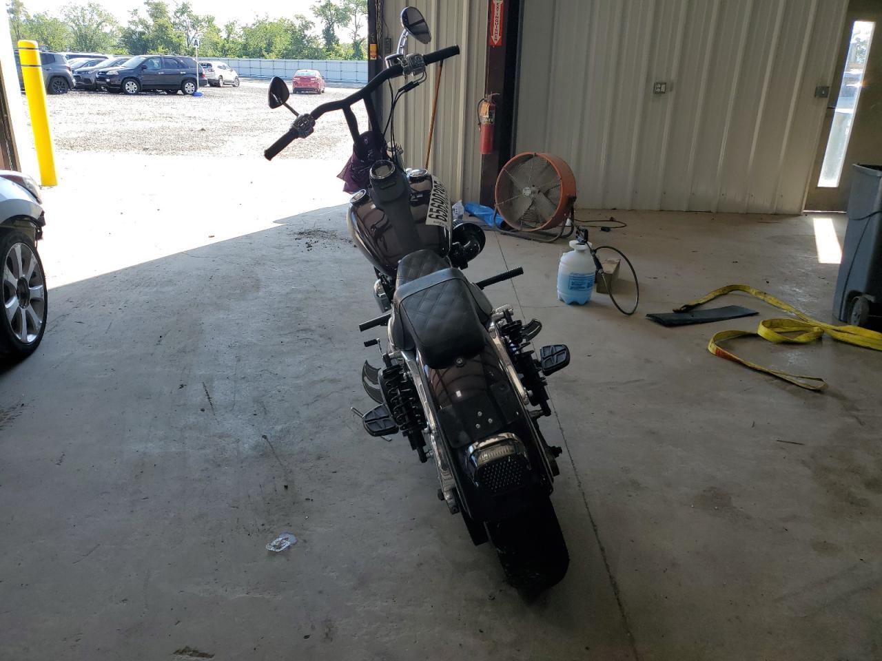 2006 Harley-Davidson Fxdbi - Фото 4
