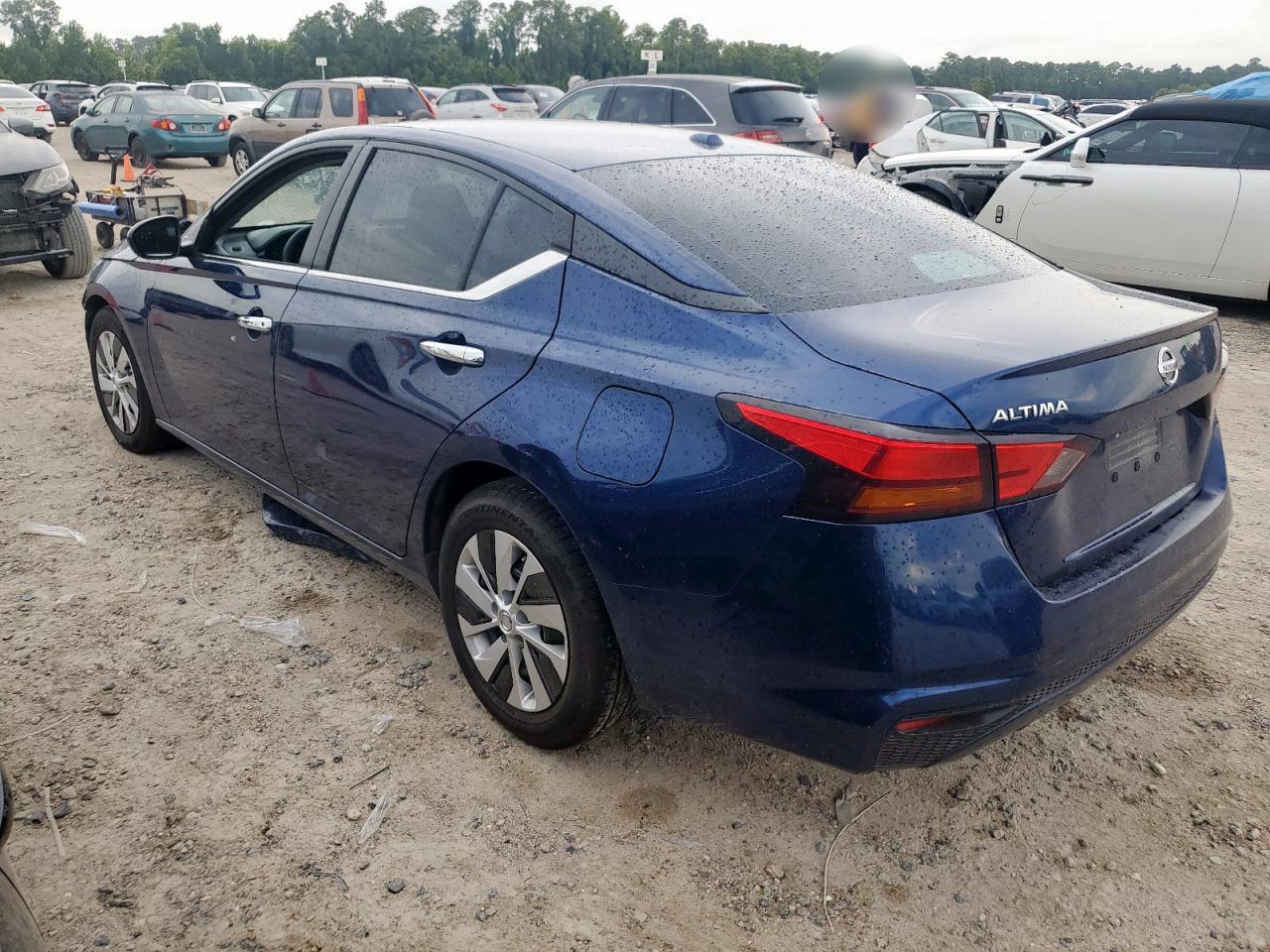 2020 Nissan Altima S - Image 2