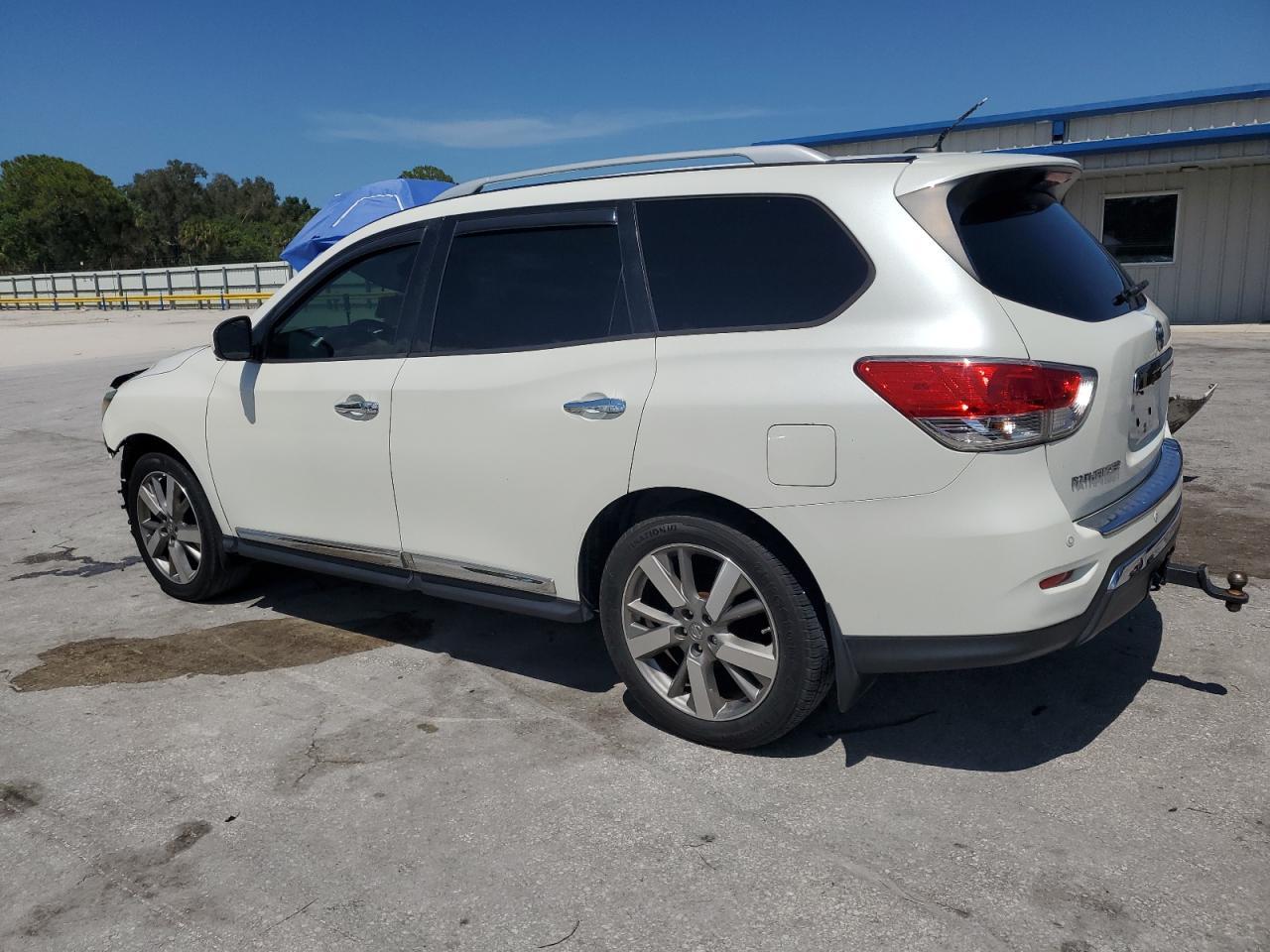 2016 Nissan Pathfinder S - Фото 2